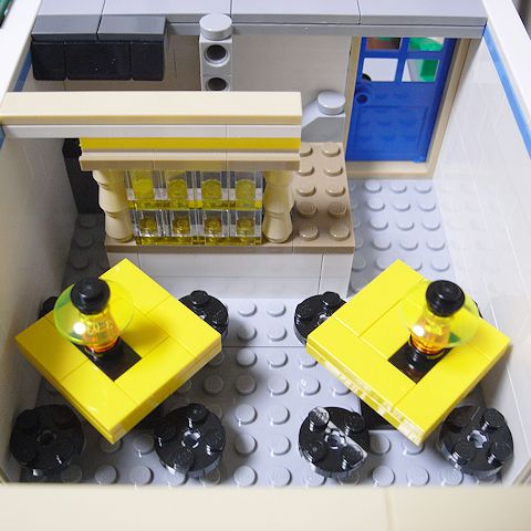 alt31012-d10-i02.jpg