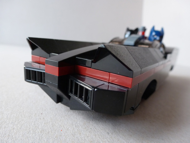 moc_7_batmobile_12.jpg