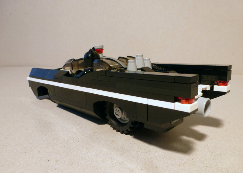 moc_7_batmobile_2.jpg