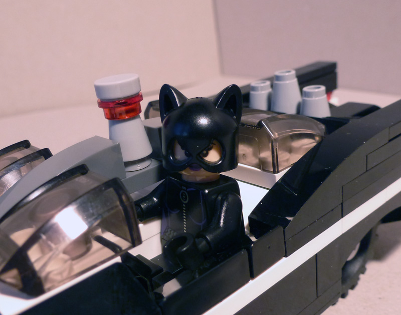 moc_7_batmobile_9.jpg