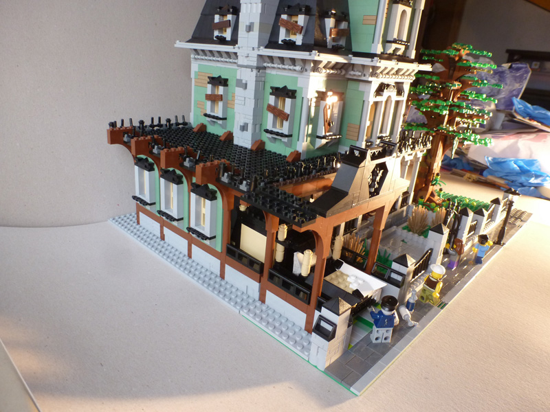 lego_phantom_manor_2.jpg