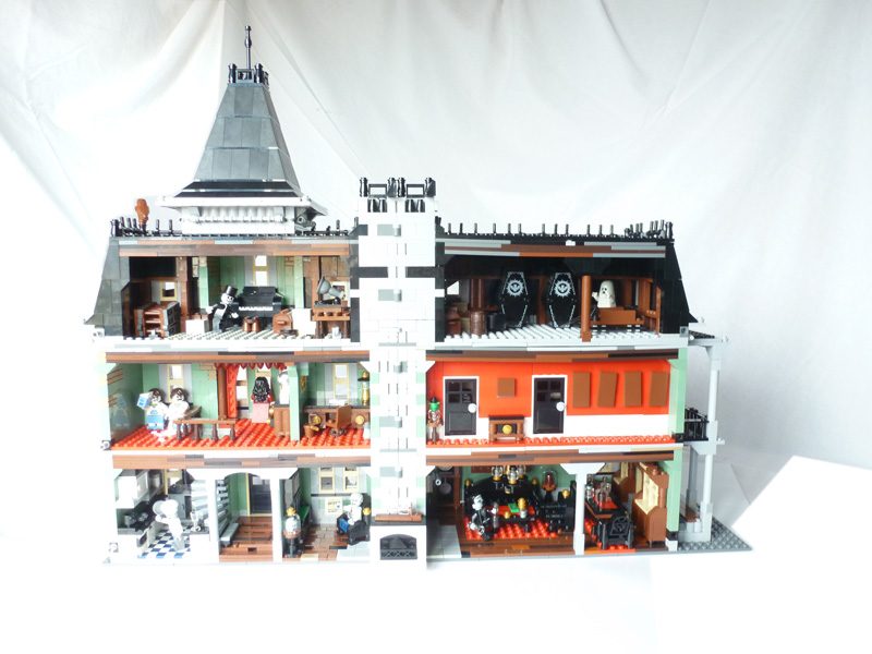 moc_hauntedhouse_1b.jpg
