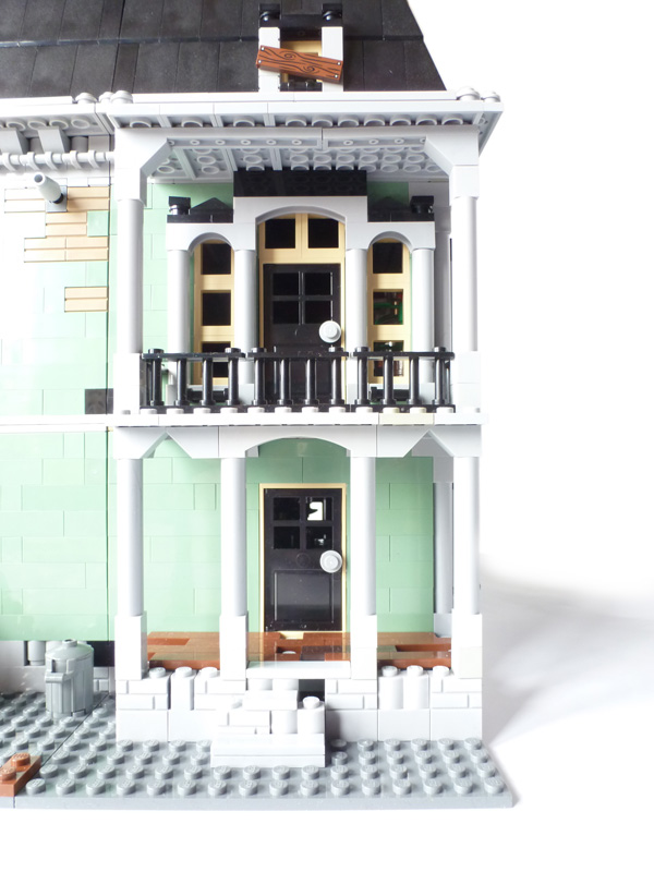 moc_hauntedhouse_2.jpg