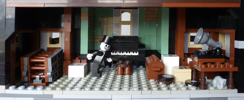 moc_hauntedhouse_3.jpg