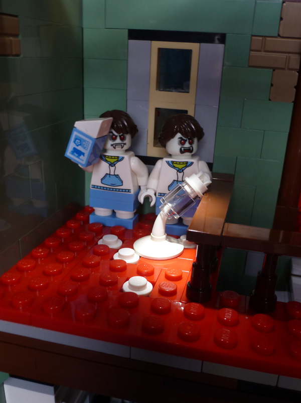 moc_hauntedhouse_11.jpg