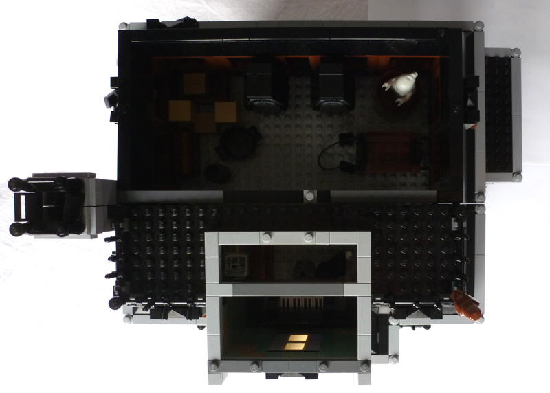 moc_hauntedhouse_31.jpg