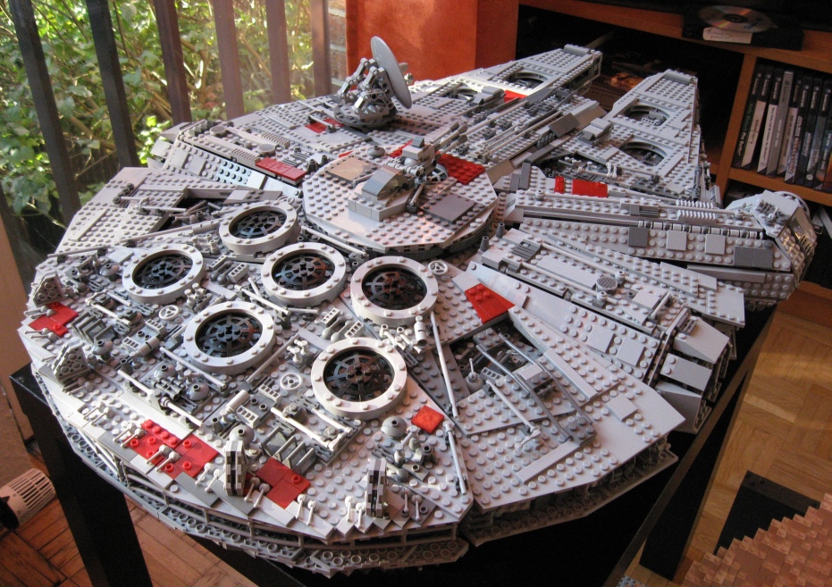 millenium_falcon_02.jpg