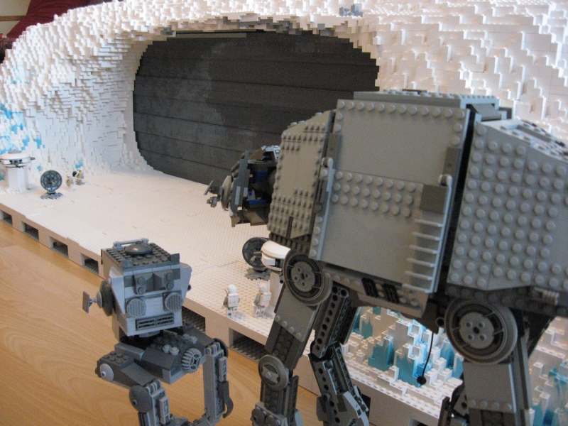 hoth_gate_closed_01.jpg