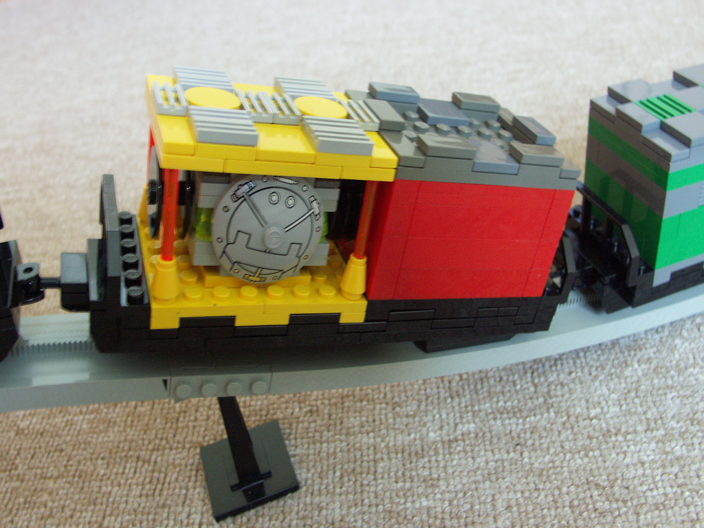 monorail_cargo_08_container.jpg