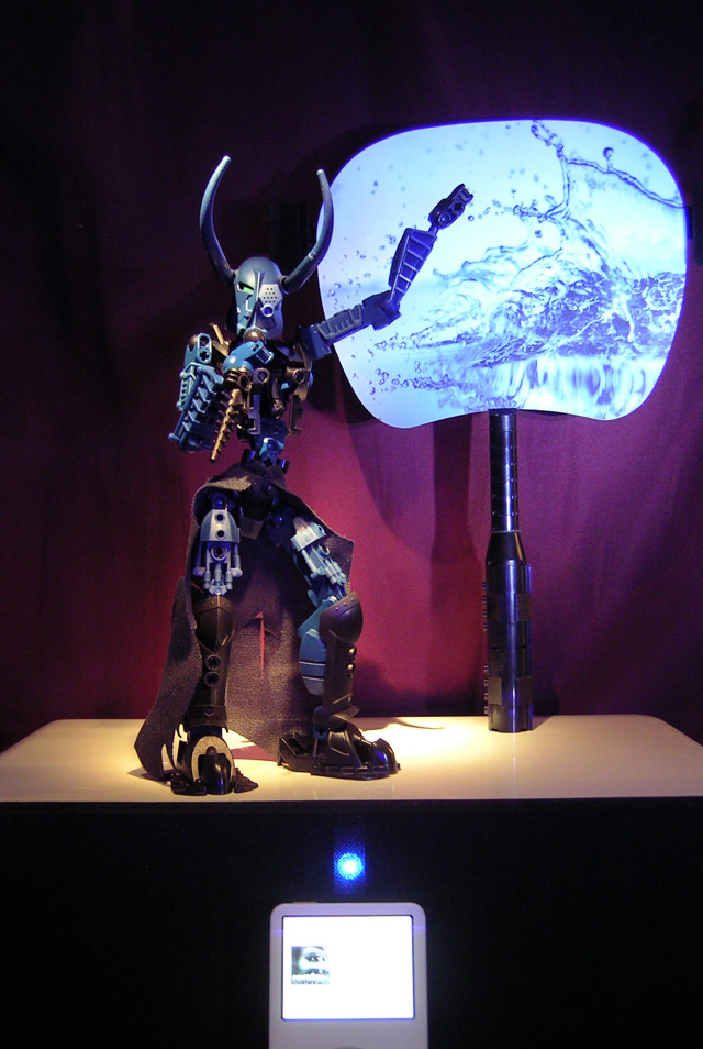 gali-sings.jpg