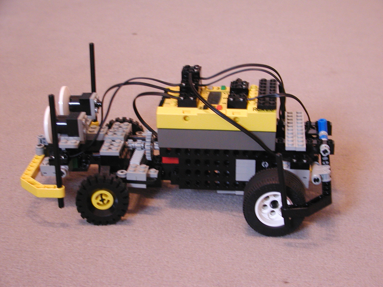mindstorms_car.jpg