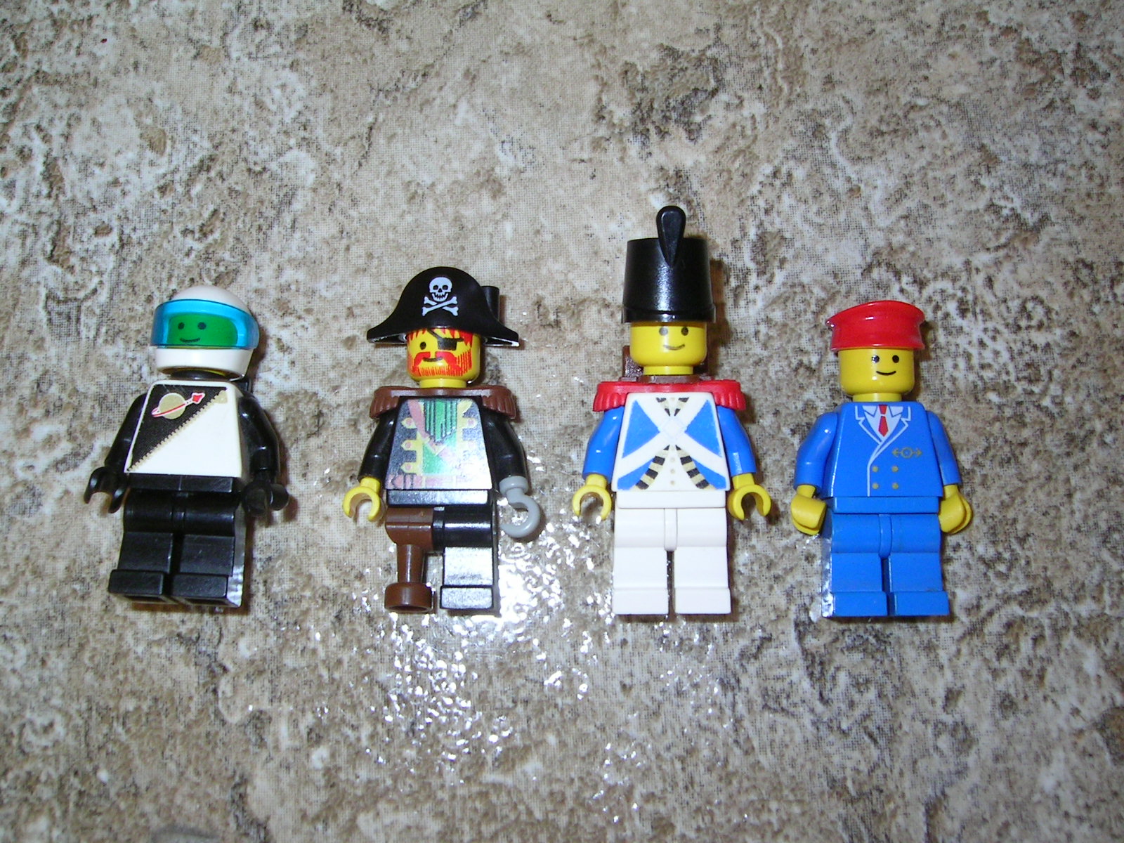 minifigs.jpg