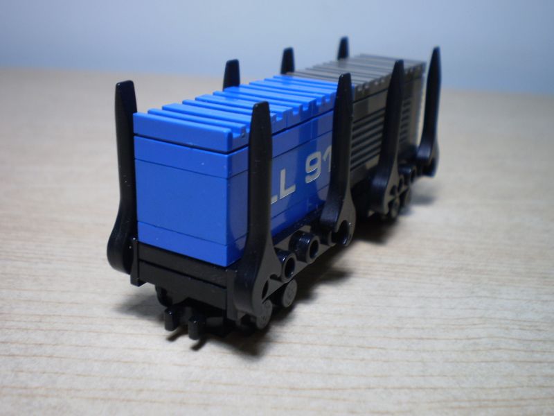 containercar2studs02.jpg