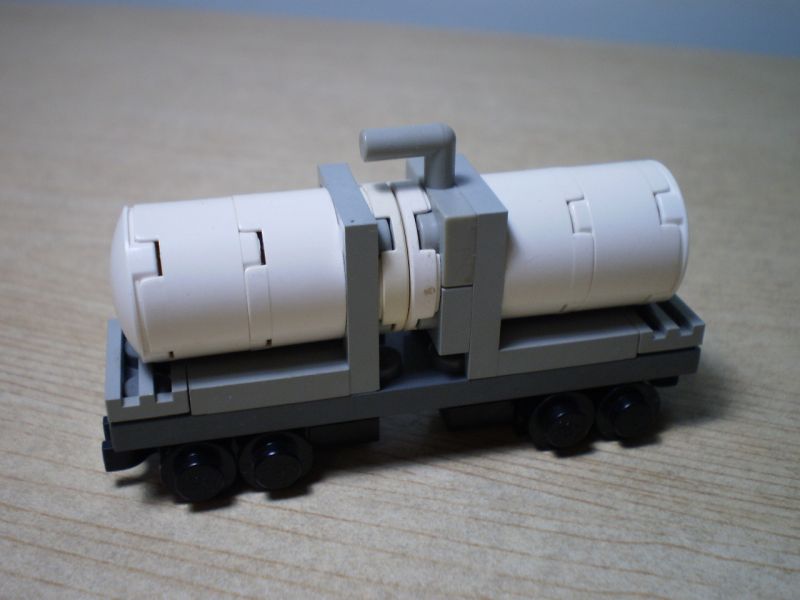 tankcar2studs01.jpg