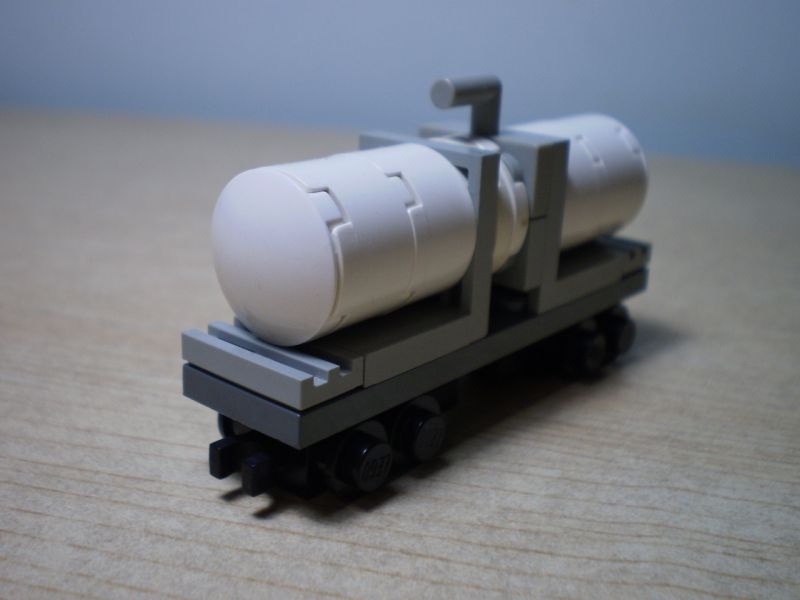 tankcar2studs02.jpg