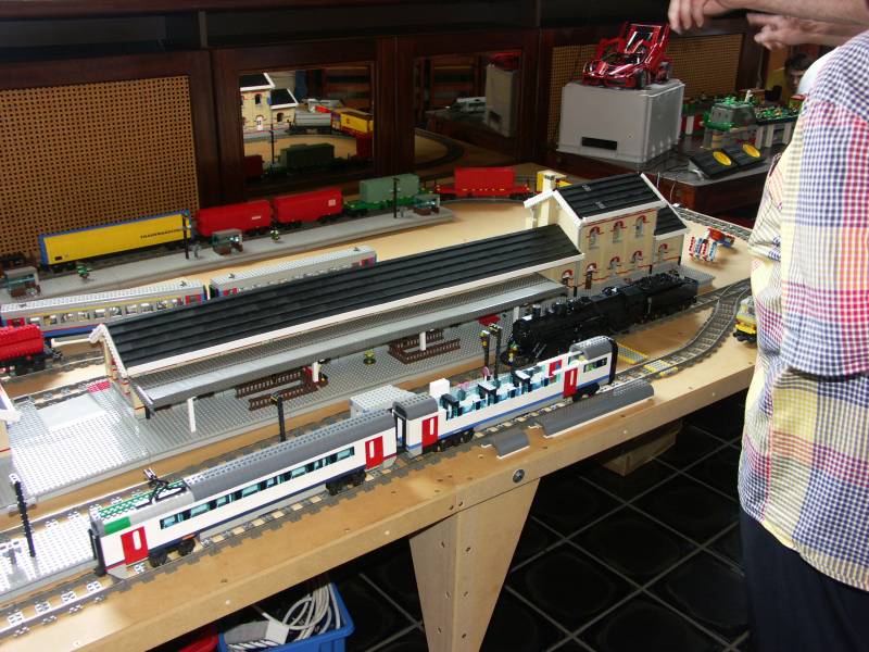 ludo-station-02.jpg