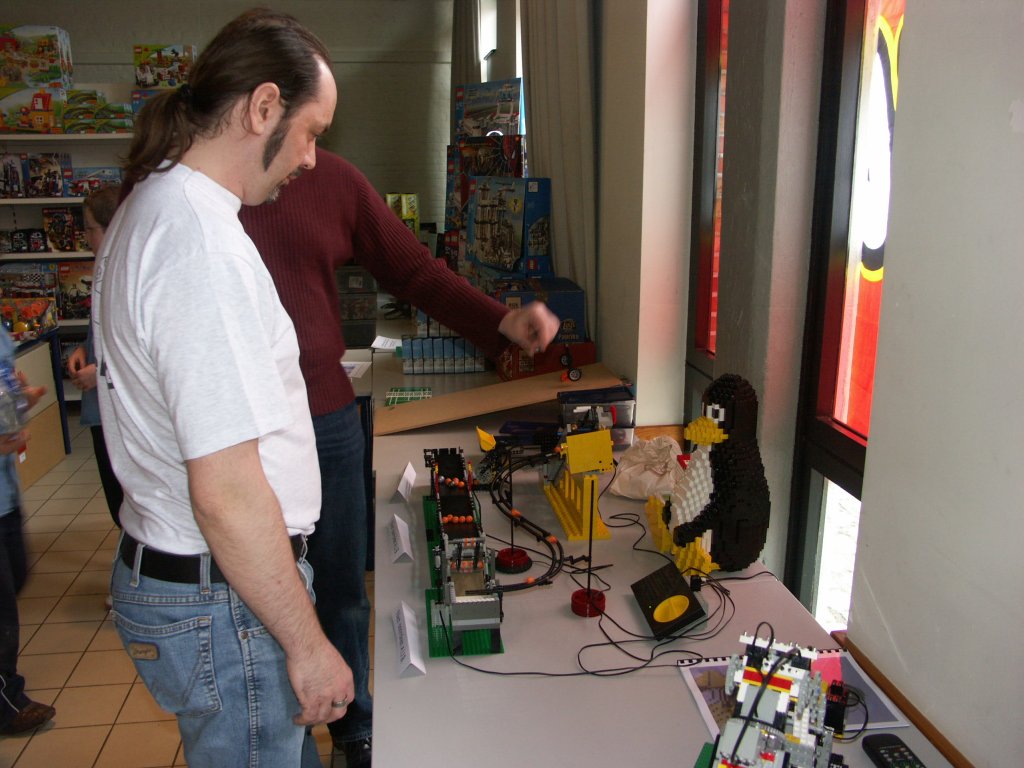 crazy-ball-contraption-01.jpg