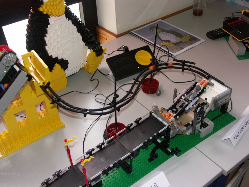 crazy-ball-contraption-10.jpg