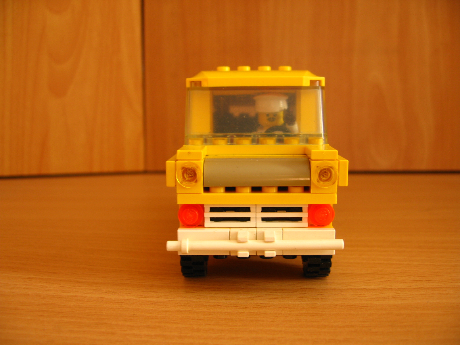 ford_transit_yellow_2.jpg