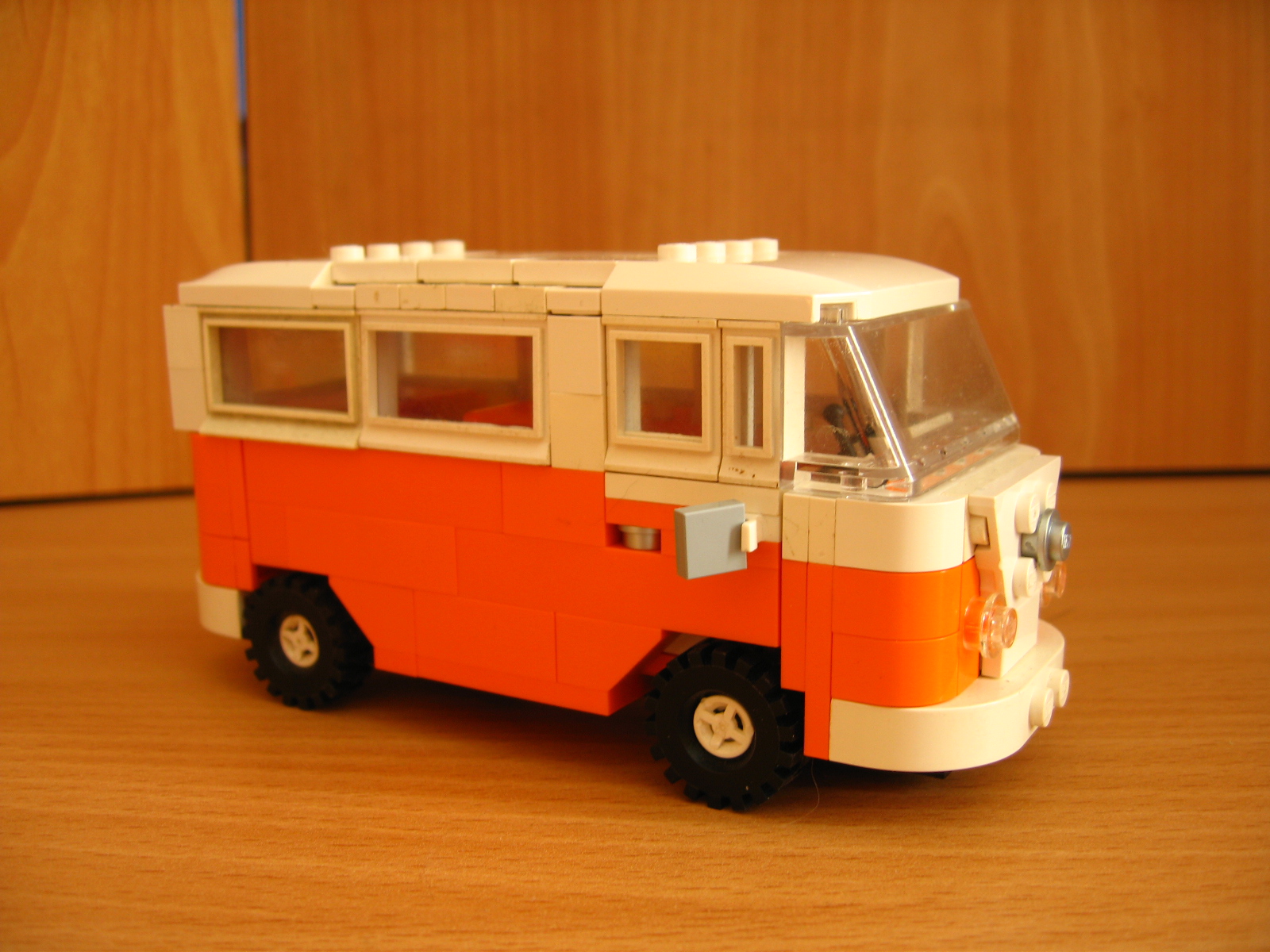 vw_combi_orange__21_fenetres_03.jpg