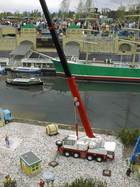 038_crane.jpg
