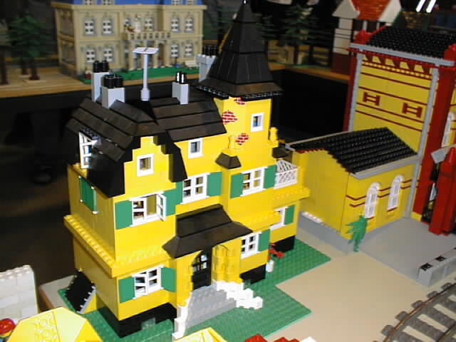 21_yellow_house_by_jojo.jpg