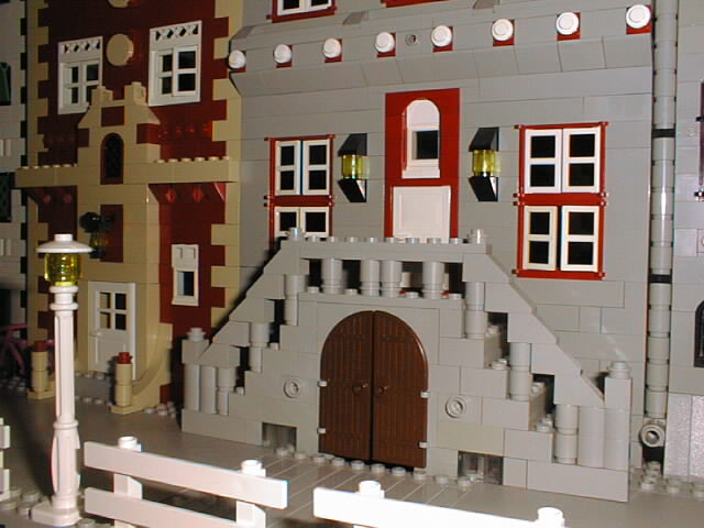 46_entrance_w_stairs.jpg