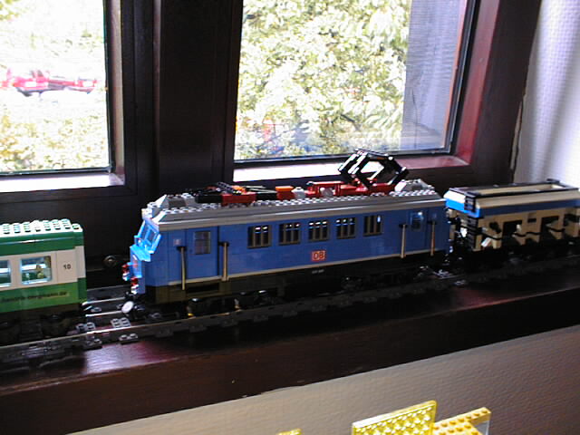 8_w_engine.jpg