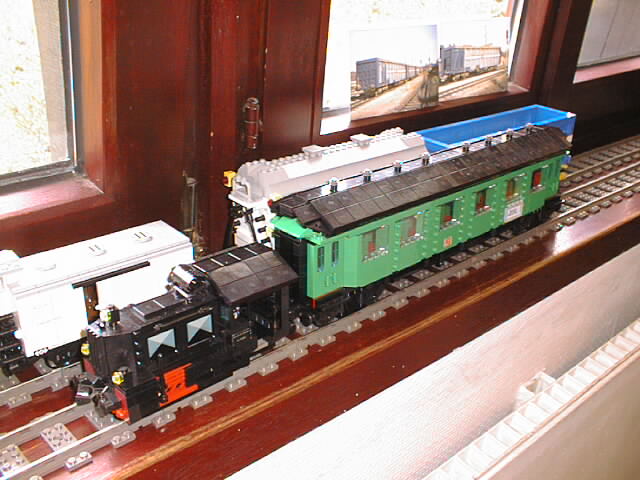 11_trains_rollingbricks.jpg
