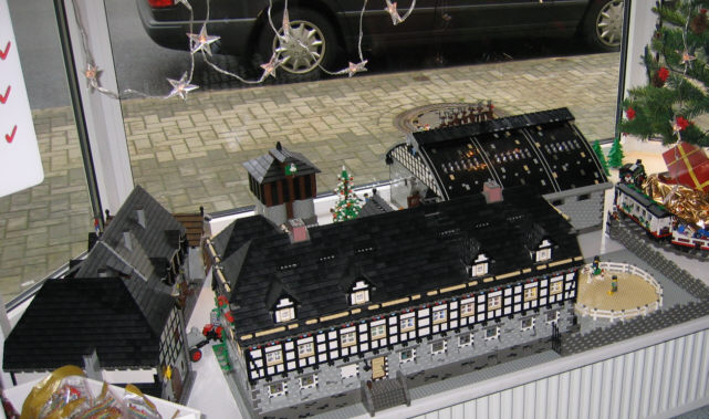dez_2006_display_b.jpg