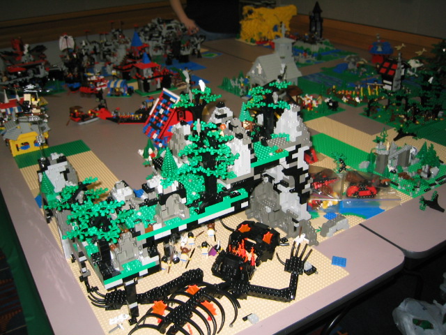 348_castle_table_no3.jpg