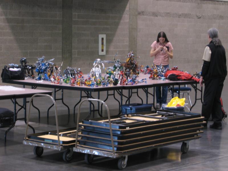 010bionicle_table.jpg