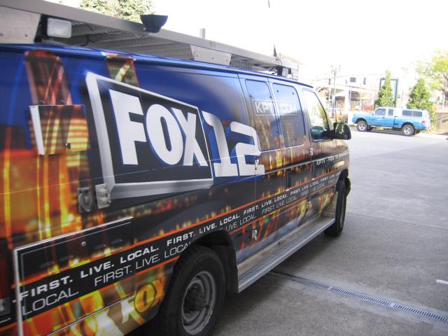 045friday_tv_team2car.jpg