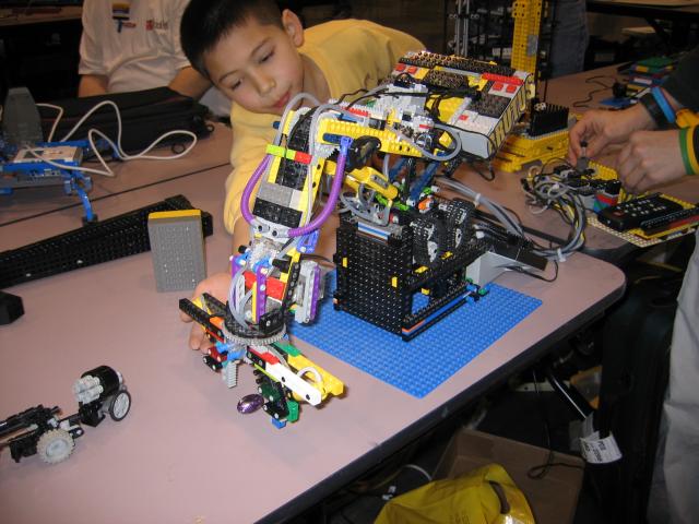 050_robot_arm.jpg