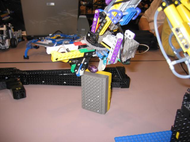 050_robot_hand1.jpg