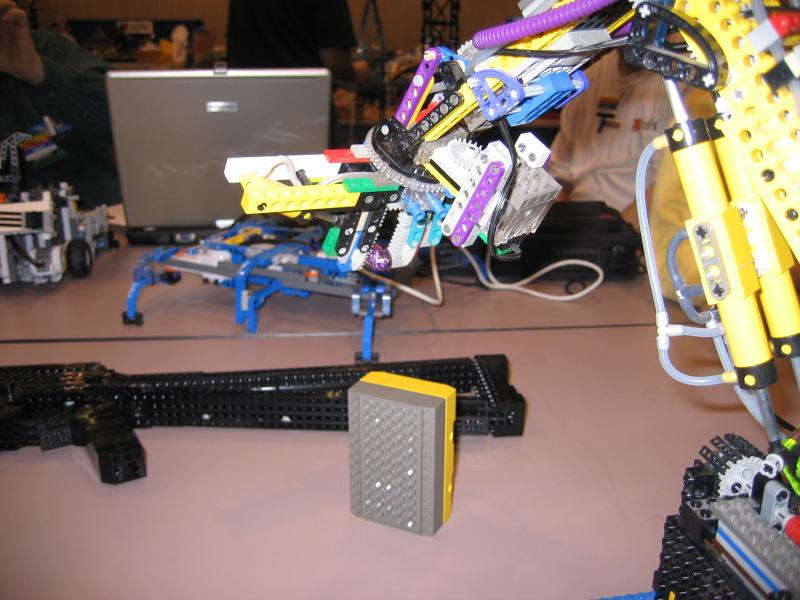 050_robot_hand2.jpg