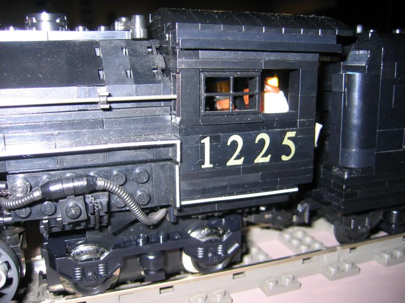 086_train_polar_ex_detail.jpg