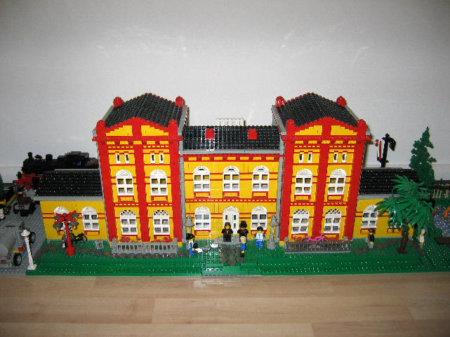 06c_station_front.jpg
