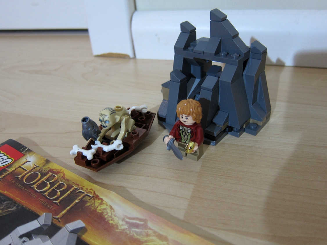79000_set_minifigs.jpg
