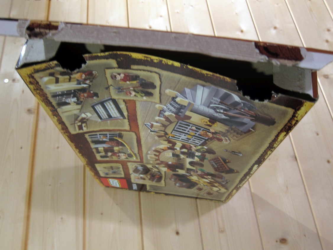 79004_box_bent_hobbit.jpg