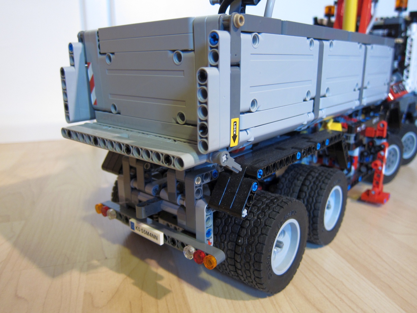 42043_actros_back.jpg