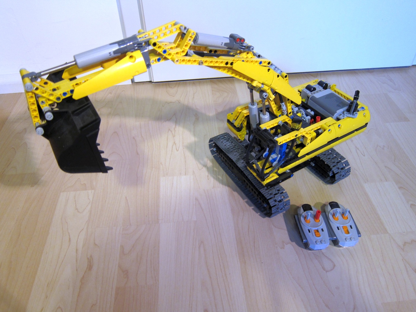 8043_bagger_left.jpg
