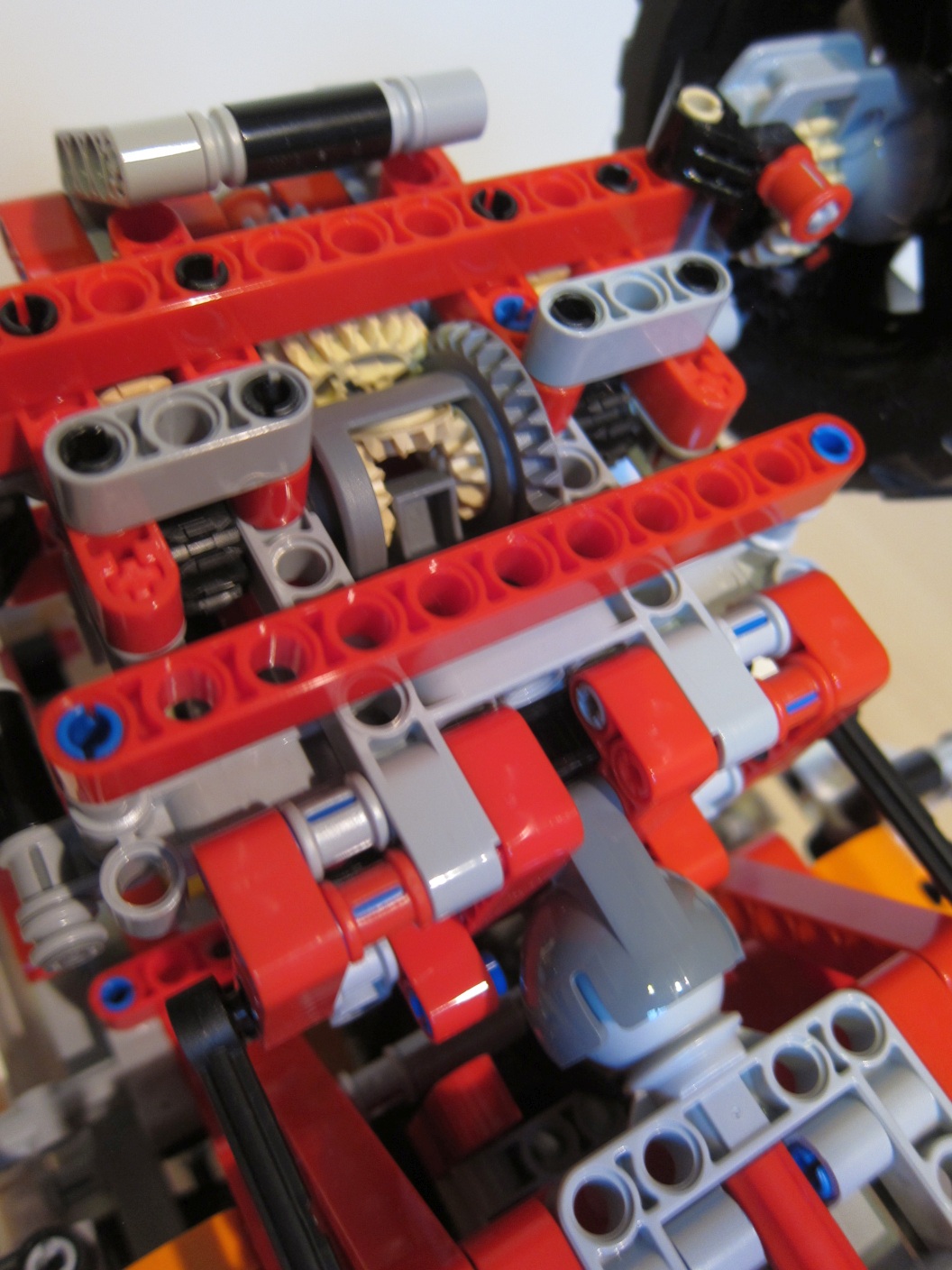 9398_crawler_bottom2.jpg