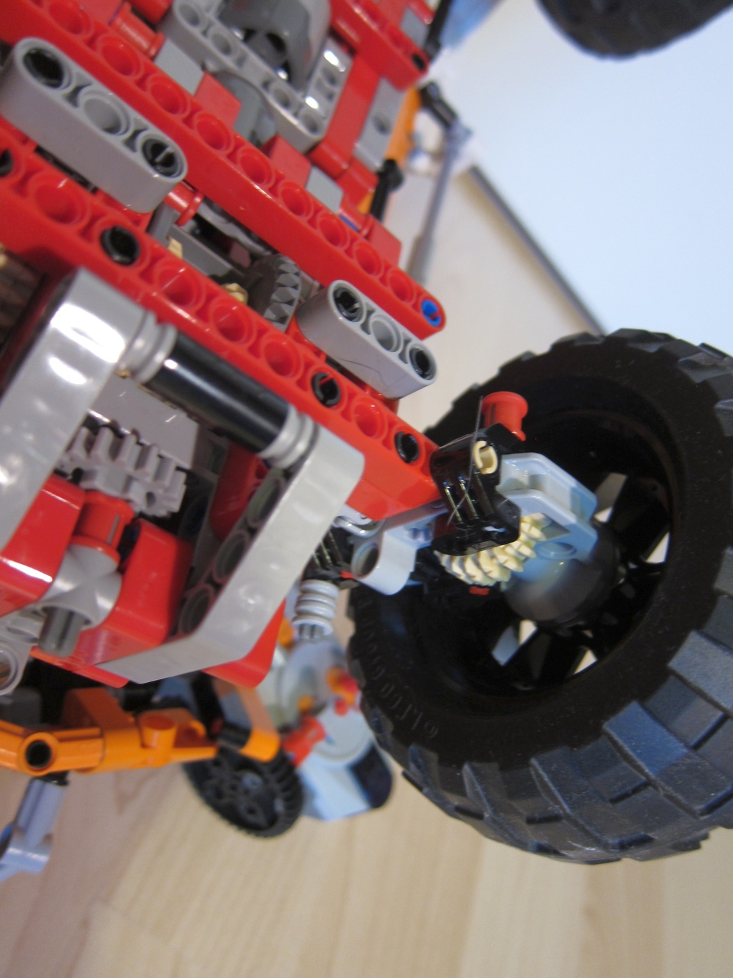 9398_crawler_bottom_front.jpg
