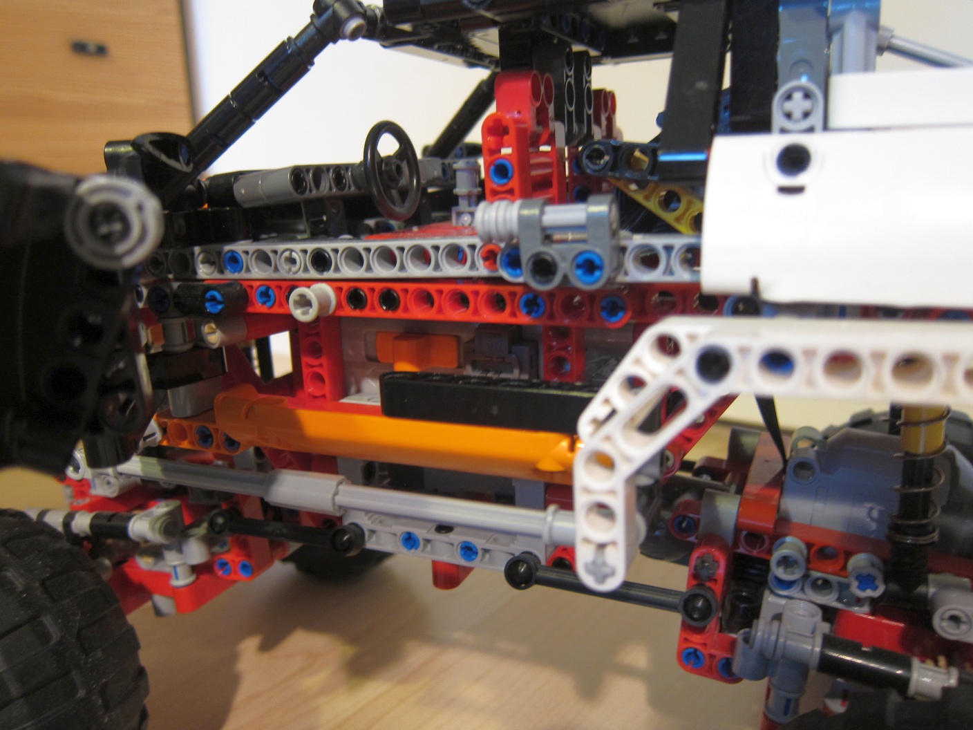9398_crawler_box2.jpg