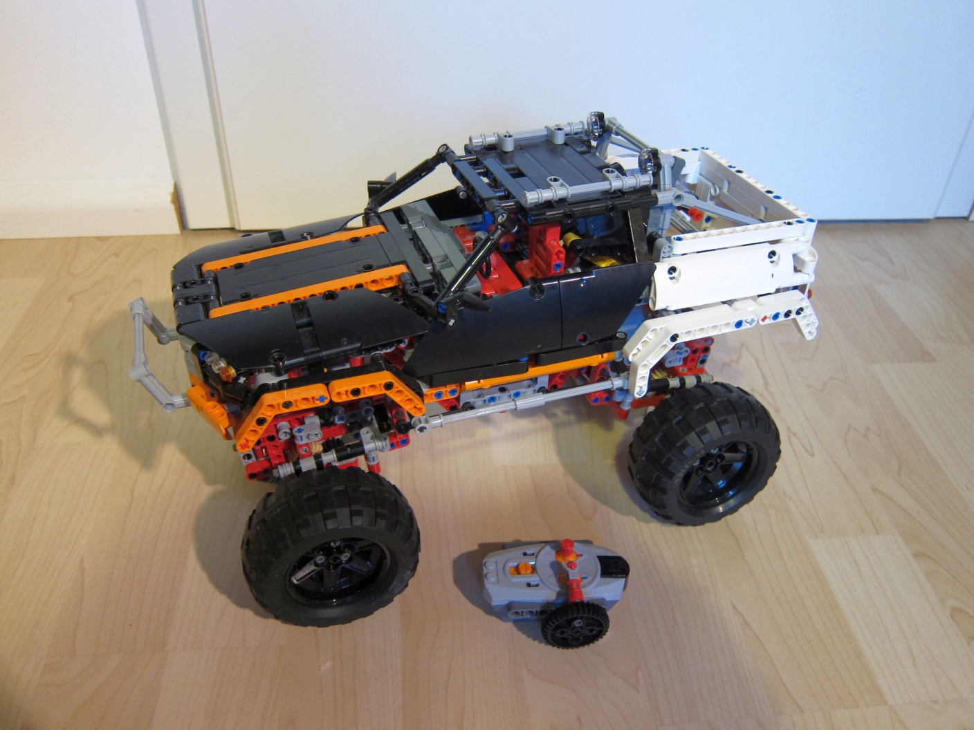 9398_crawler_left.jpg