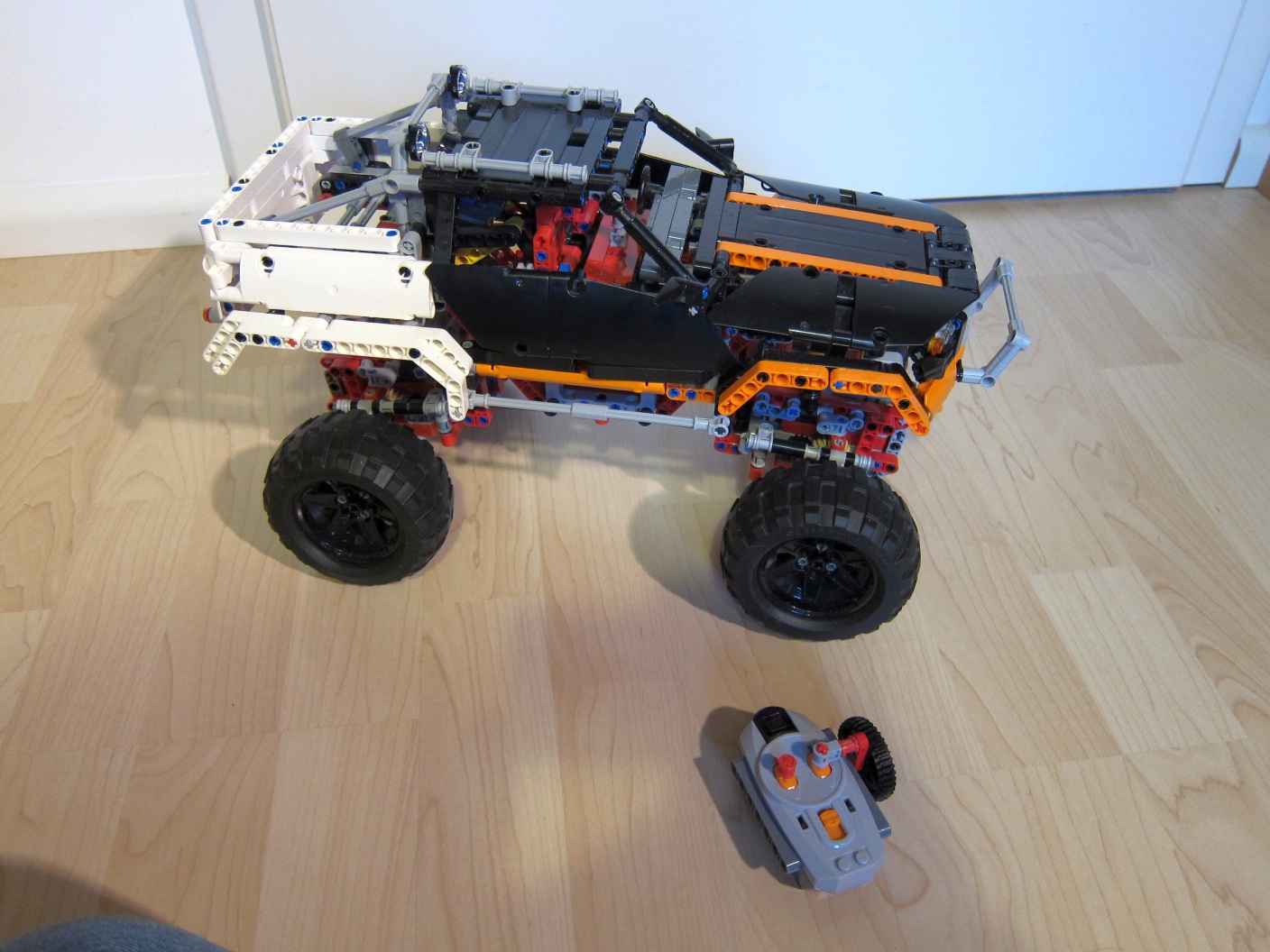 9398_crawler_right.jpg