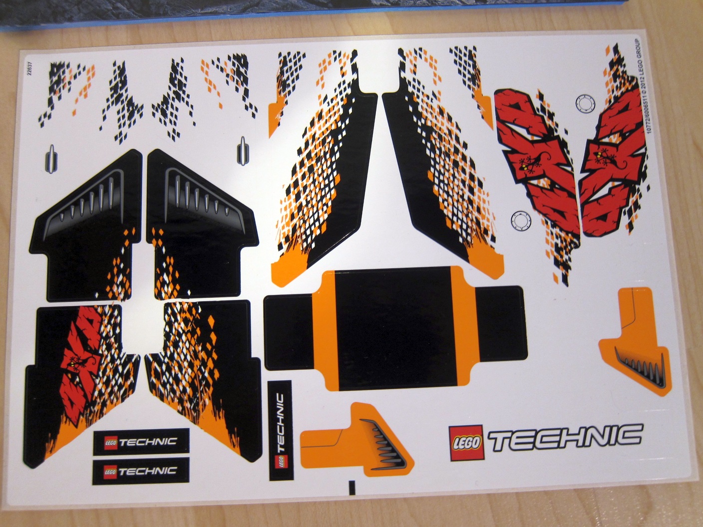 9398_sticker_crawler.jpg