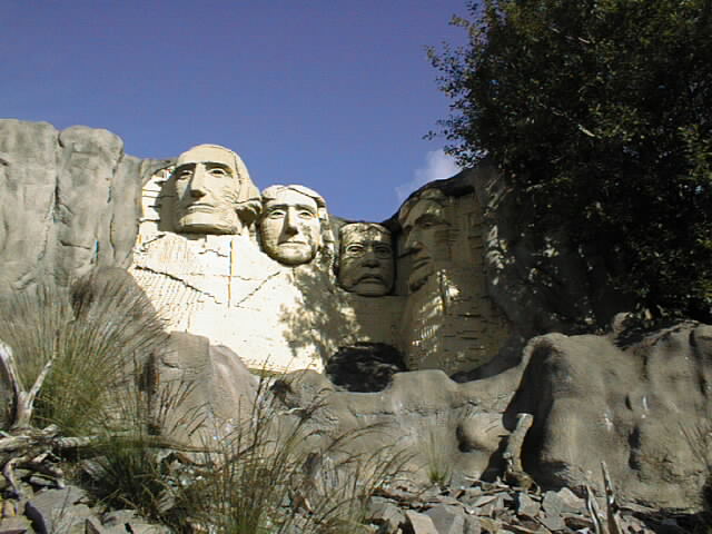 320mt_rushmore.jpg