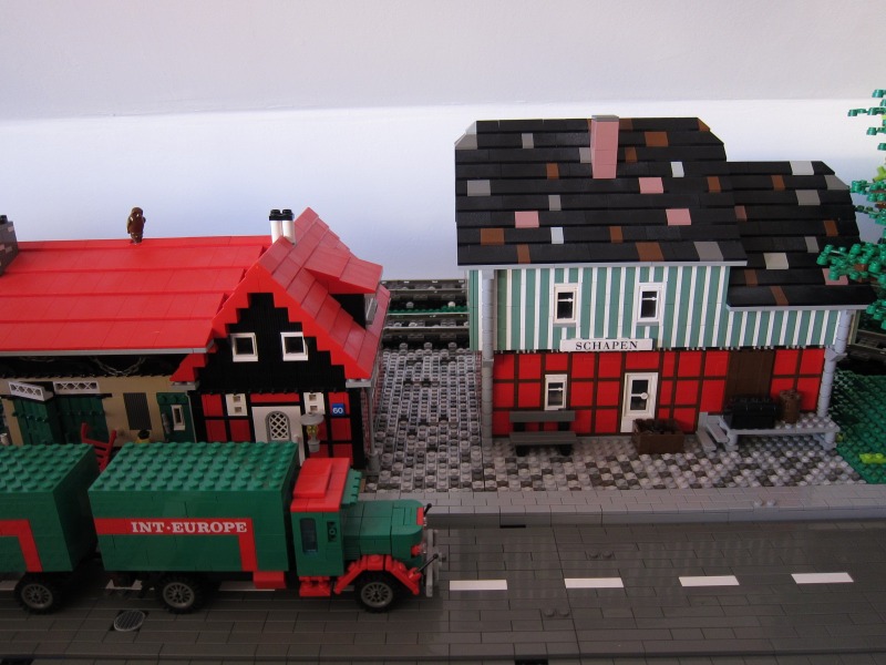 11_layout_oct_2011.jpg